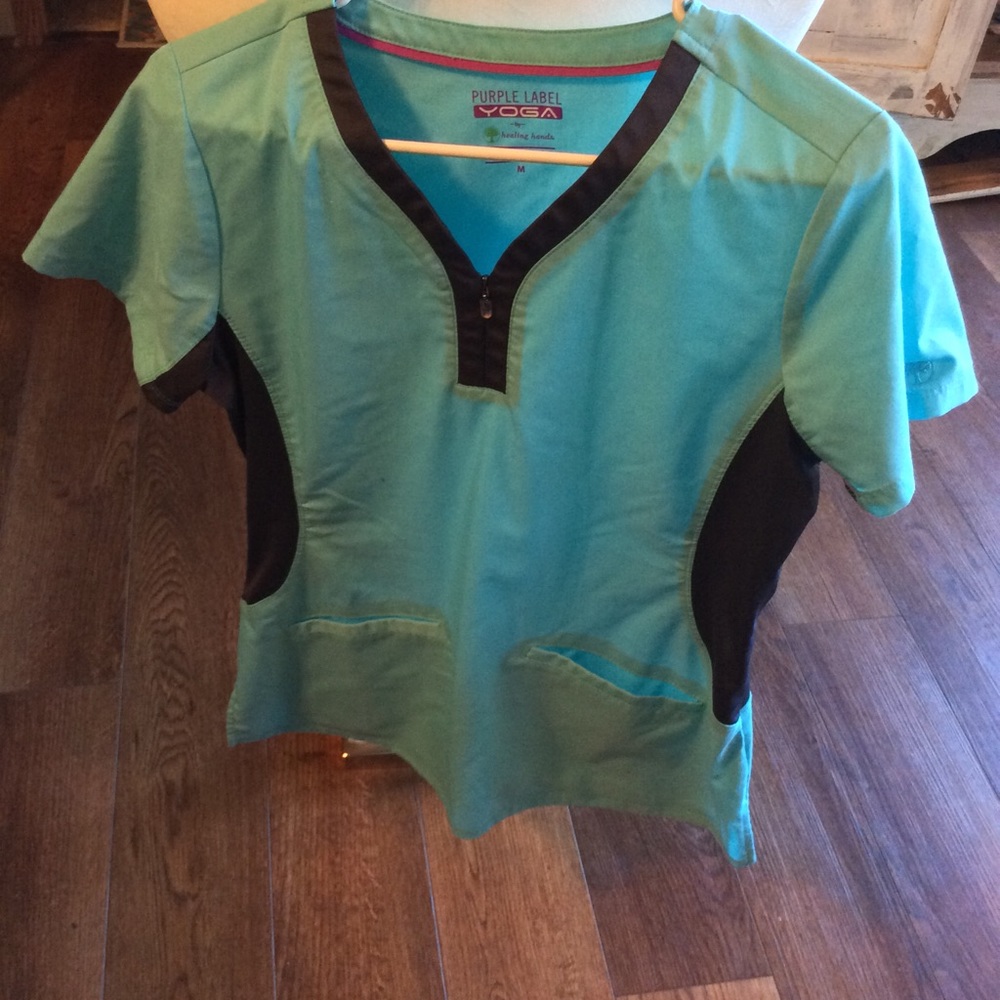 Purple Label Yoga medium scrub top